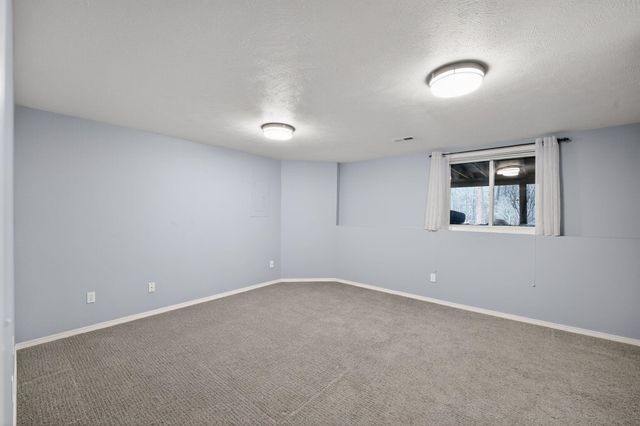 15920 N Glencrest Dr, Spokane, WA 99208