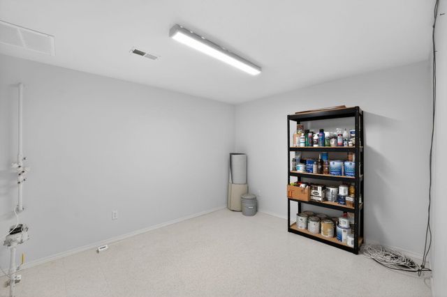 15920 N Glencrest Dr, Spokane, WA 99208