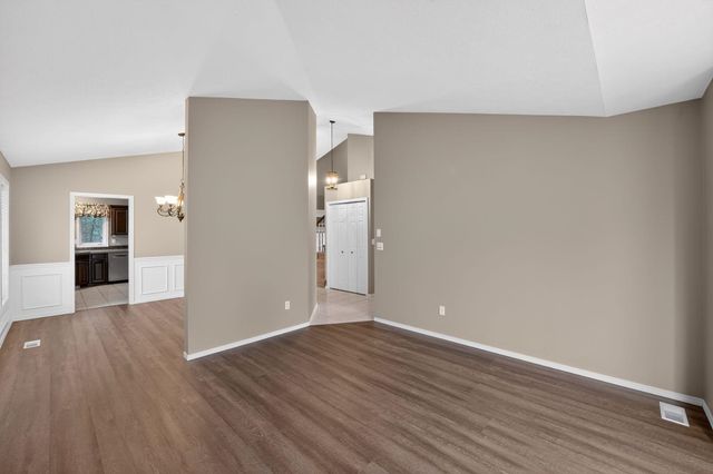 15920 N Glencrest Dr, Spokane, WA 99208