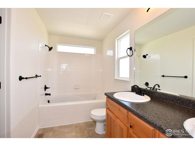 2374 Jasmine Ln, Johnstown, CO 80534