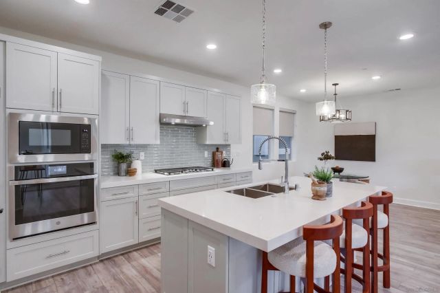 16869 Colin, San Diego, CA 92127