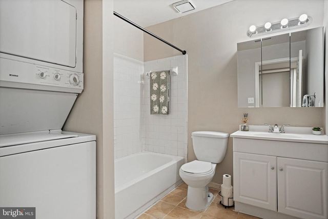 1605 CARRIAGE HOUSE TER #H, Silver Spring, MD 20904
