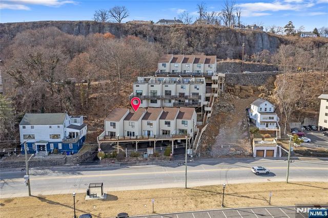 1110 River Road 102, Edgewater, NJ 07020