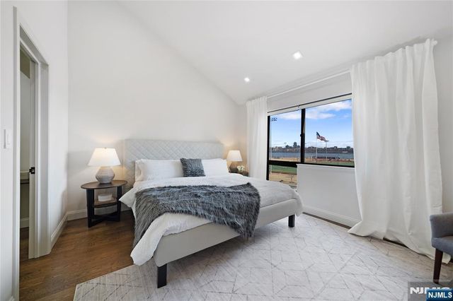 1110 River Road 102, Edgewater, NJ 07020