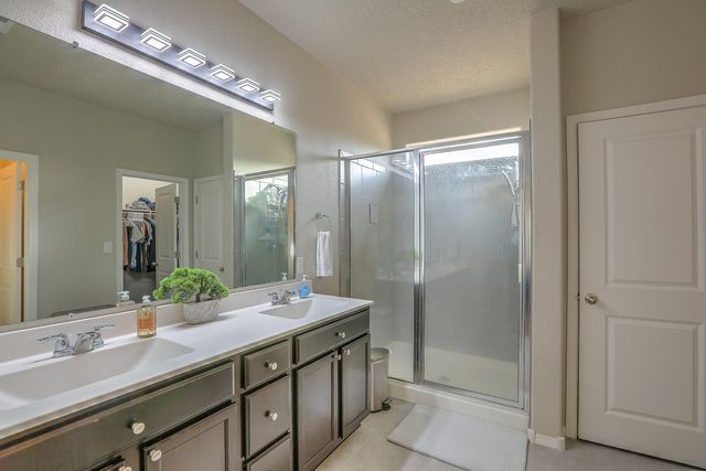 4144 Skyline Loop NE, Rio Rancho, NM 87144