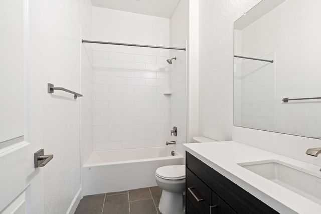 1584 Heirloom Avenue, Clovis, CA 93619