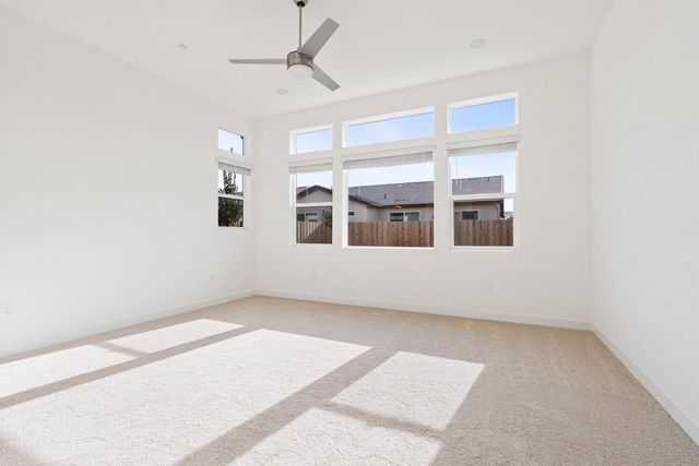 1584 Heirloom Avenue, Clovis, CA 93619