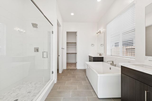 1584 Heirloom Avenue, Clovis, CA 93619