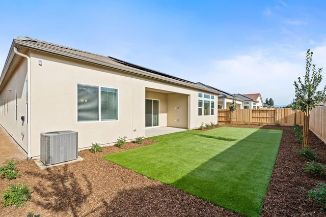 1584 Heirloom Avenue, Clovis, CA 93619