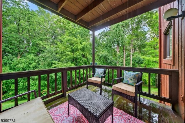 1 Purgatory Ct, Vernon Twp., NJ 07462