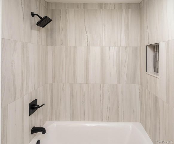 11 Tree Top Lane, Poughkeepsie, NY 12603