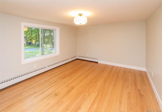 11 Tree Top Lane, Poughkeepsie, NY 12603