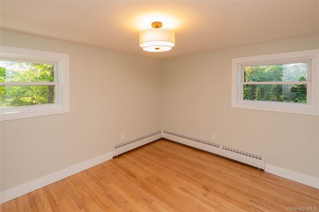 11 Tree Top Lane, Poughkeepsie, NY 12603