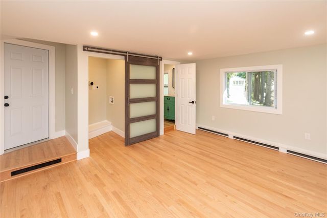 11 Tree Top Lane, Poughkeepsie, NY 12603