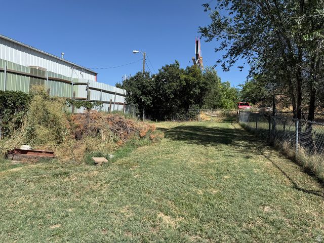 54 W 2000 N, Sunset, UT 84015