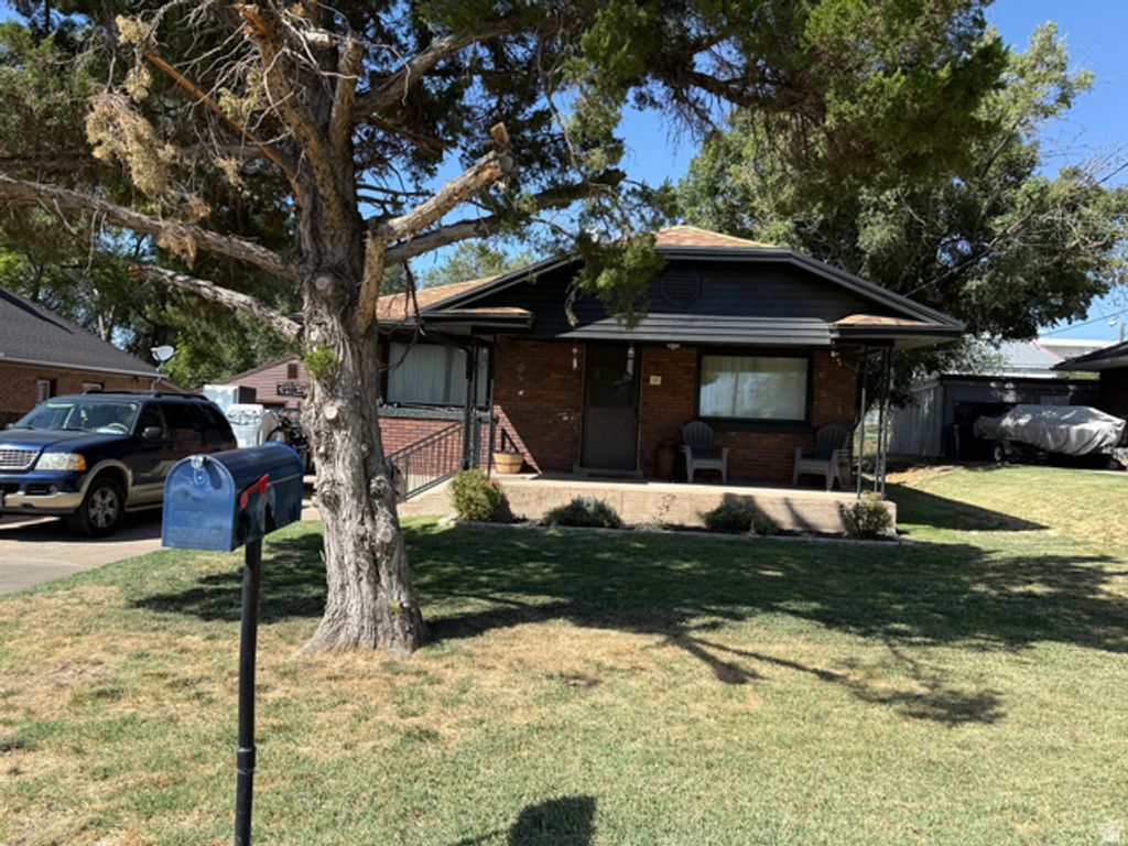 54 W 2000 N, Sunset, UT 84015 — photo 2