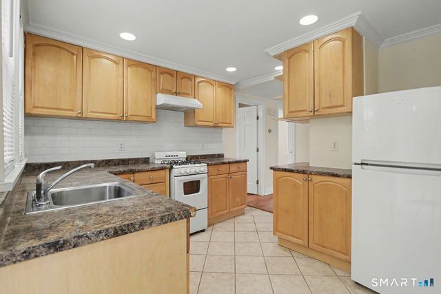 76-78 Suburban Avenue, Bridgeport, CT 06604