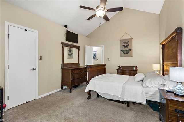 400 Bracknell Arch Apt A, Chesapeake, VA 23320