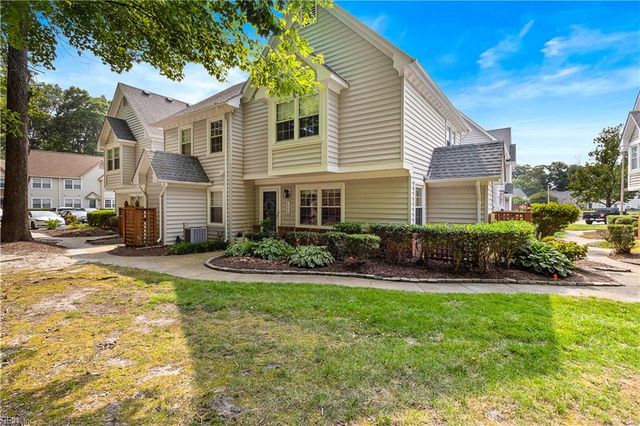 400 Bracknell Arch Apt A, Chesapeake, VA 23320