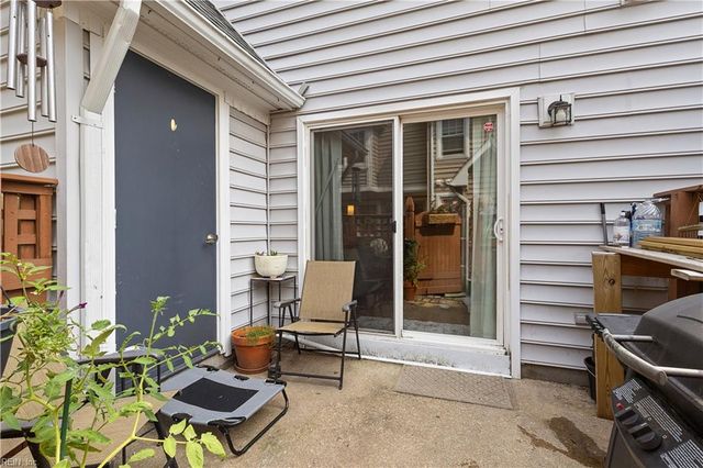 400 Bracknell Arch Apt A, Chesapeake, VA 23320