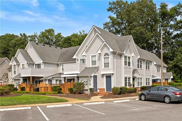 400 Bracknell Arch Apt A, Chesapeake, VA 23320