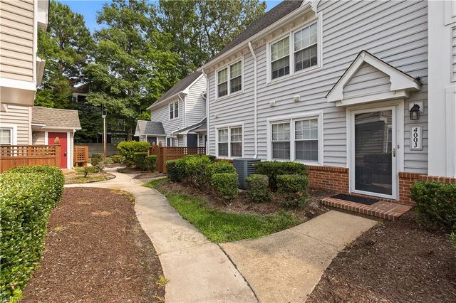 400 Bracknell Arch Apt A, Chesapeake, VA 23320