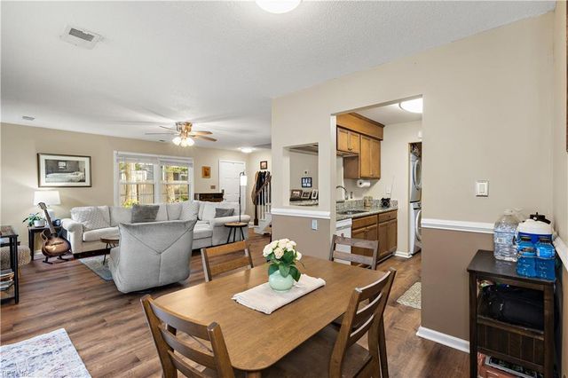 400 Bracknell Arch Apt A, Chesapeake, VA 23320