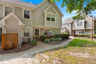 400 Bracknell Arch Apt A, Chesapeake, VA 23320