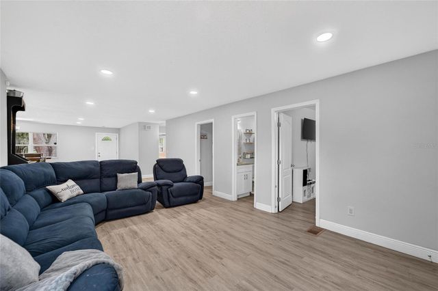 703 INTERLACHEN PKWY, Lakeland, FL 33801