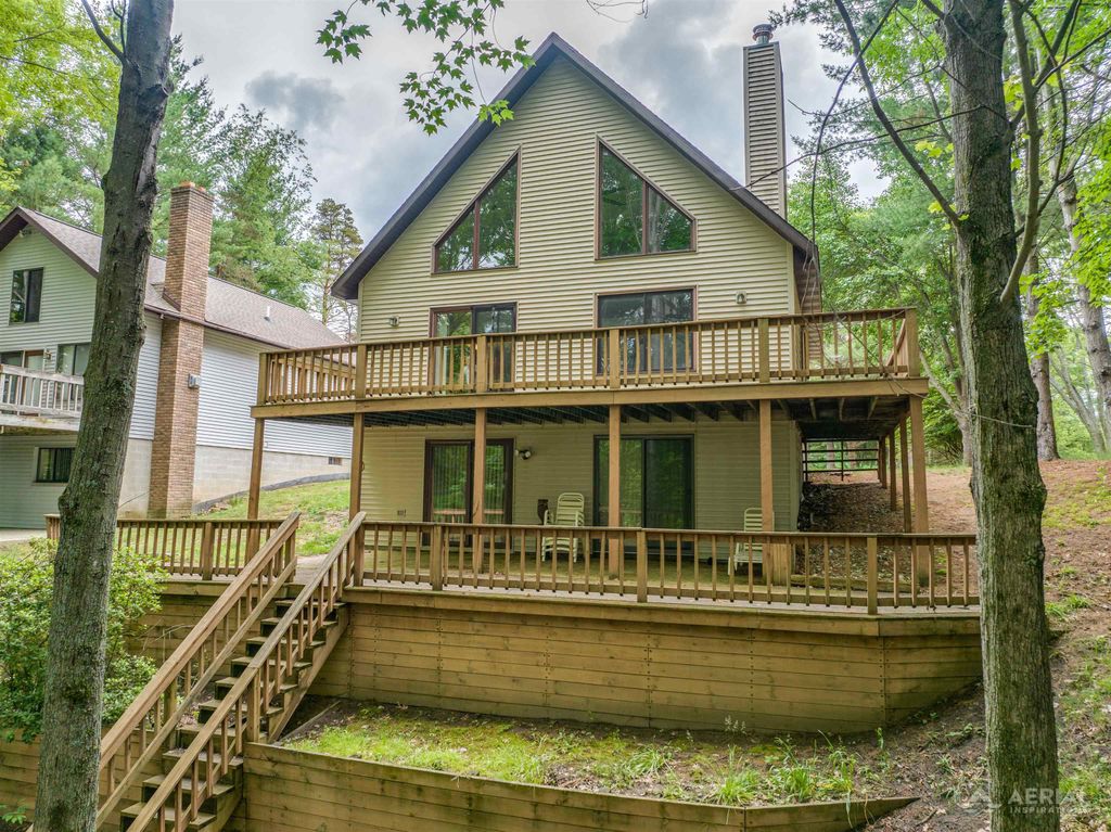 6896 S Forest Lake Drive, Alger, MI 48610