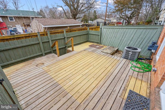 8102 PINELAKE CT, Alexandria, VA 22309