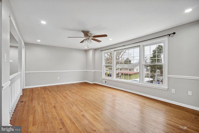 8102 PINELAKE CT, Alexandria, VA 22309