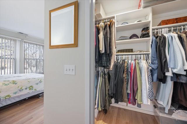 1925 Lake Avenue 104, Wilmette, IL 60091