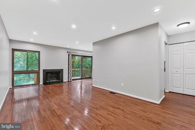 2347 MILLENNIUM LN, Reston, VA 20191