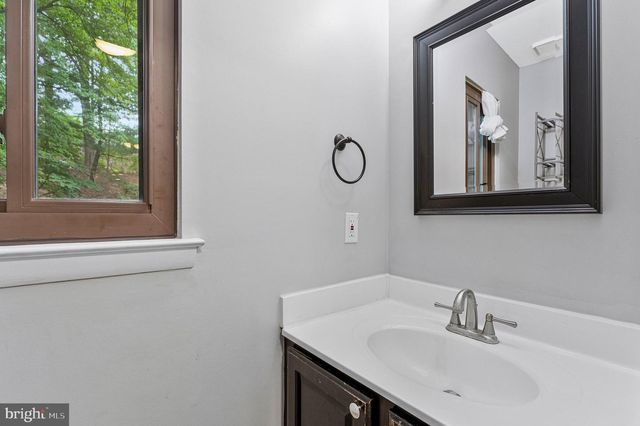 2347 MILLENNIUM LN, Reston, VA 20191