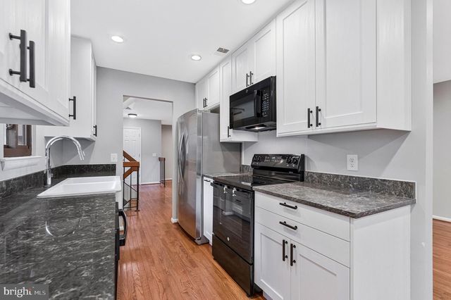 2347 MILLENNIUM LN, Reston, VA 20191