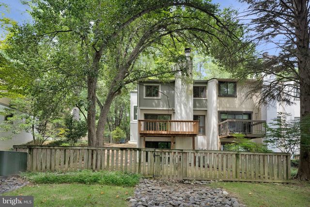 2347 MILLENNIUM LN, Reston, VA 20191
