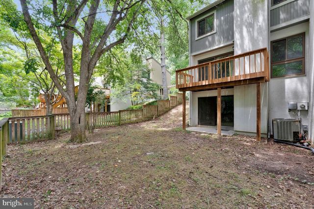 2347 MILLENNIUM LN, Reston, VA 20191