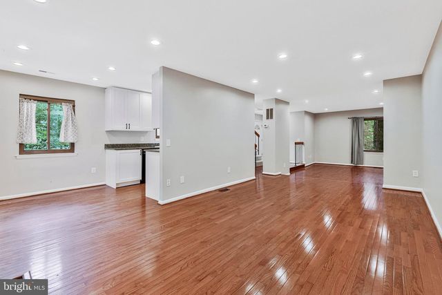 2347 MILLENNIUM LN, Reston, VA 20191