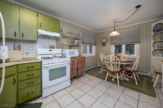 10 Pochuck Dr, Vernon Twp., NJ 07461
