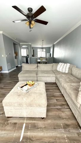 1458 Deer Pointe Drive, South Elgin, IL 60177