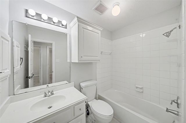 5403 Emerald Pointe Lane, Sugar Land, TX 77479