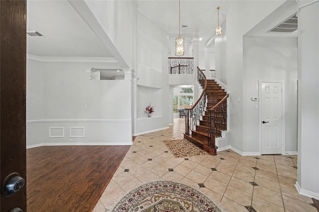 5403 Emerald Pointe Lane, Sugar Land, TX 77479