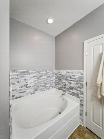 584 Griffin Cir, Hermitage, TN 37076