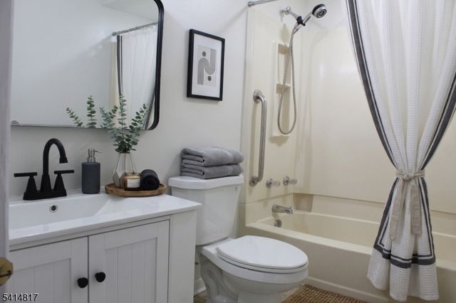 48 Rhea Run, Hampton Twp., NJ 07860