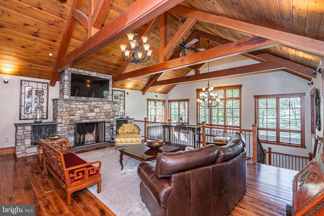 992 A WORTHINGTON MILL RD, Newtown, PA 18940