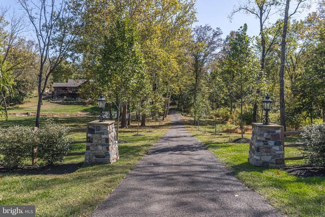 992 A WORTHINGTON MILL RD, Newtown, PA 18940