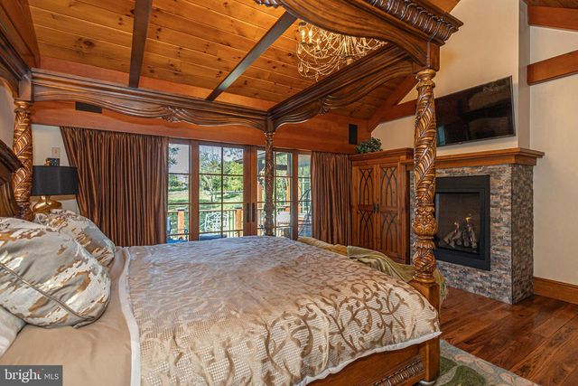 992 A WORTHINGTON MILL RD, Newtown, PA 18940