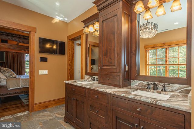 992 A WORTHINGTON MILL RD, Newtown, PA 18940