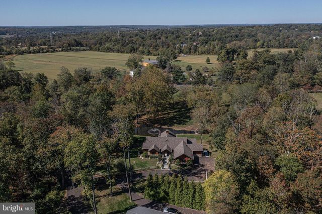 992 A WORTHINGTON MILL RD, Newtown, PA 18940